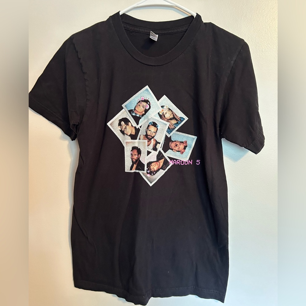 2018 Maroon 5 Red Pill Blues Tour Graphic T-Shirt Size Small